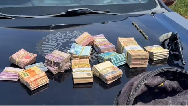 Criminosos trancam funcionários em banheiro e levam cerca de R$65 mil em assalto a agência bancária de Cascavel