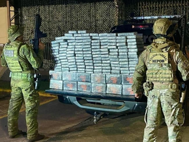 Carro com mais de 200 kg de cocaína é apreendido em Guaíra