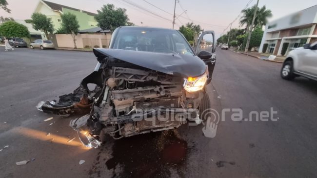 Acidente envolve três carros no centro de Marechal Rondon