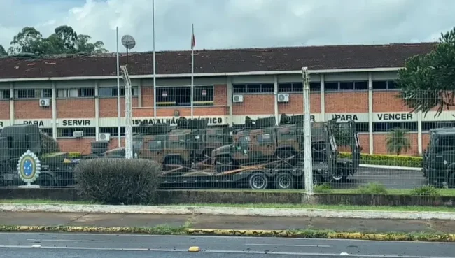 Guiana X Venezuela: Em Cascavel equipamentos militares estão prontos e à espera da próxima ordem