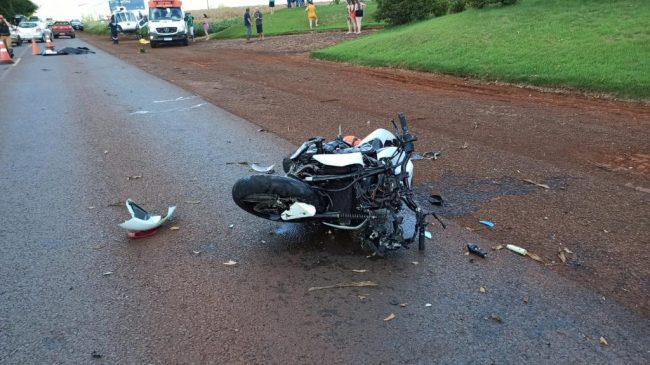 Mulher de 30 anos morre em acidente de moto na PR-239 em Assis Chateaubriand