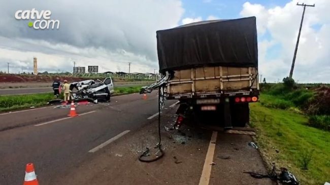 Van fica destruída em grave acidente na BR-163, entre Toledo e Marechal Rondon