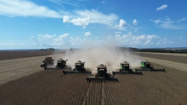 Empresa de colheitas de Quatro Pontes impulsiona e fortalece o agronegócio