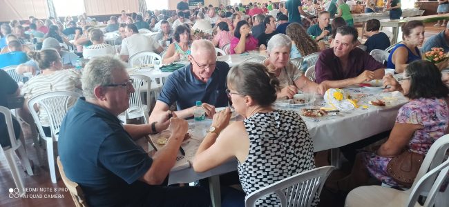 Festa da Colheita atrai grande público em Flor da Serra