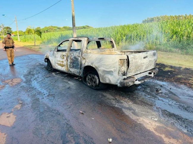 Caminhonete furtada em Nova Santa Rosa é encontrada em chamas no interior de Marechal Rondon