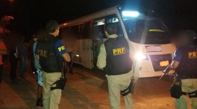 Ônibus que transportava pacientes do SUS é assaltado na BR-277