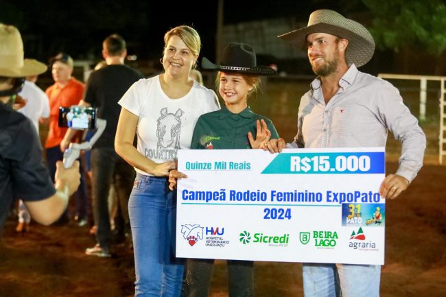 Heloisa Brandt Endres brilha no Rodeio Feminino de Pato Bragado e conquista o 1° Lugar