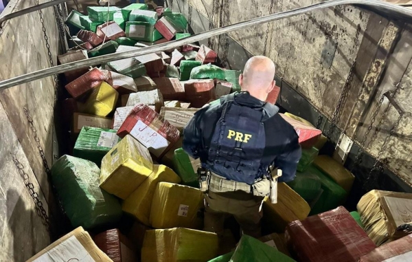 Polícia Rodoviária Federal apreende mais de 6 toneladas de maconha no Oeste do Paraná