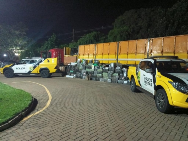 Caminhão carregado com mais de 2 toneladas de drogas é apreendido em Maringá