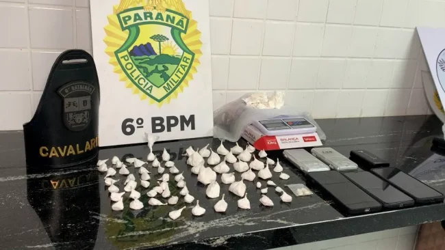 Irmãos são flagrados traficando cocaína, no Morumbi, em Cascavel