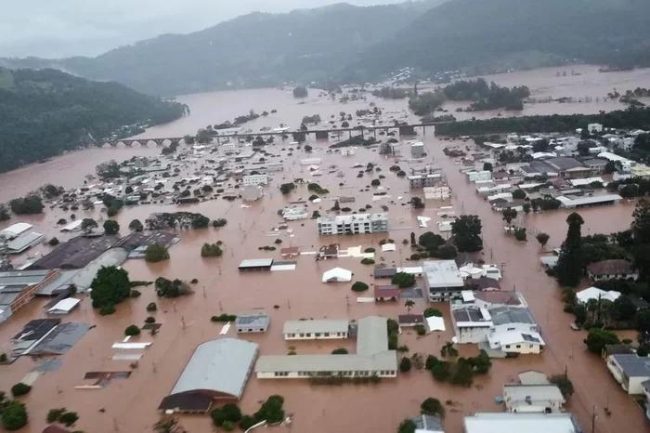 Rio Taquari sobe 6 metros em 24h e ultrapassa cota de inundação no RS