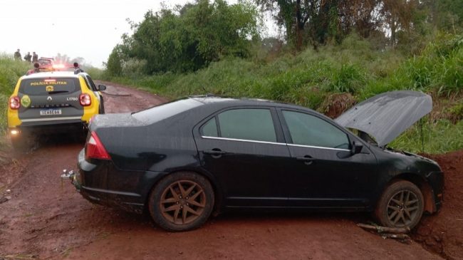 Veículo furtado em Toledo no fim de semana é encontrado abandonado em Cascavel