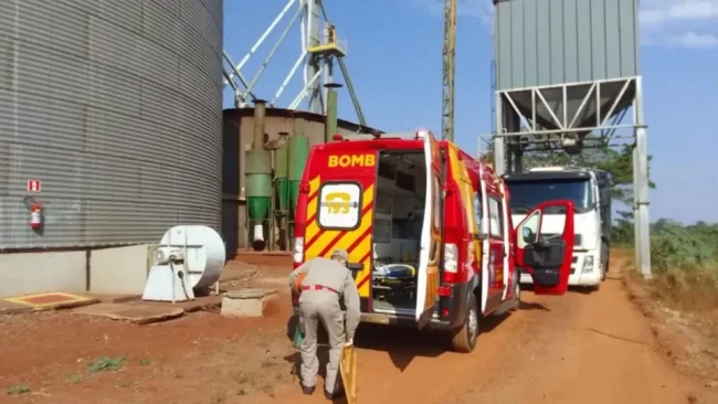 Resgate de trabalhador que caiu em silo no Paraná passa de três horas