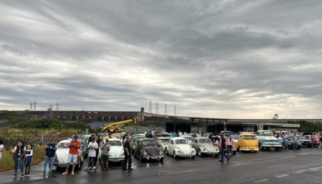 Dia Internacional do Fusca é comemorado com passeio na Itaipu