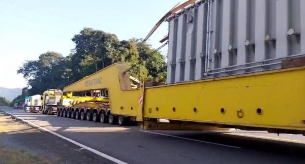 Transporte de carga de 400 toneladas impacta rodovias do Paraná