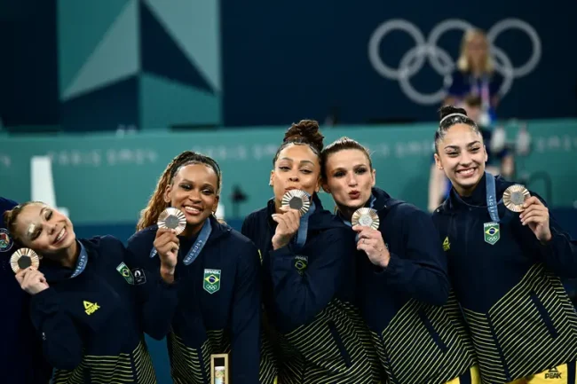 Brasil encerra terça-feira com bronze na ginástica e destaque no boxe; veja resumo