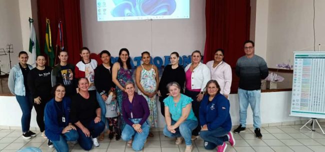 Palestra sobre vacinas e teste do pezinho é ministrada para gestantes do projeto ‘Mãe quatropontense’