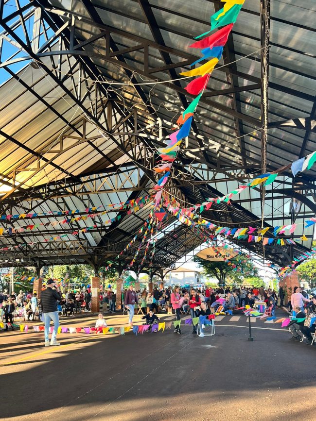 Festa Junina à Céu Aberto reúne cerca de 2 mil pessoas em Quatro Pontes