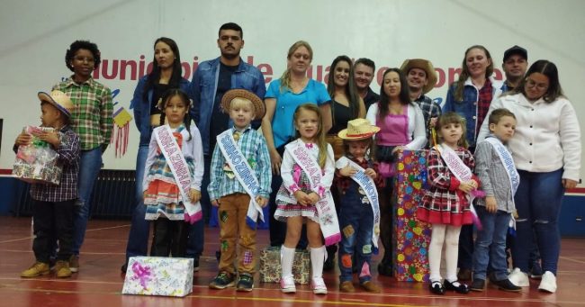 Festa Julina da Escola Municipal Dona Leopoldina é coroada de êxito em Quatro Pontes