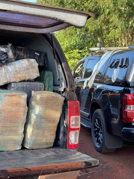 Polícia localiza 2.7 toneladas de maconha escondida em baixo de estrebaria em Santa Helena