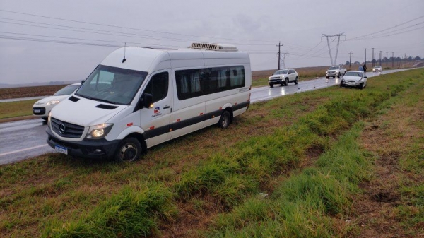 Durante acidente com morte na BR-163, van de Quatro Pontes se envolve em colisão