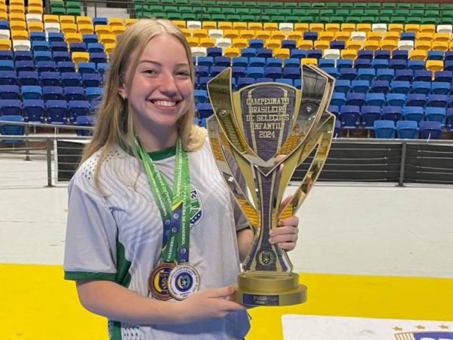 Atleta mercedense é eleita melhor ponta direita no Campeonato Brasileiro de Seleções de Handebol