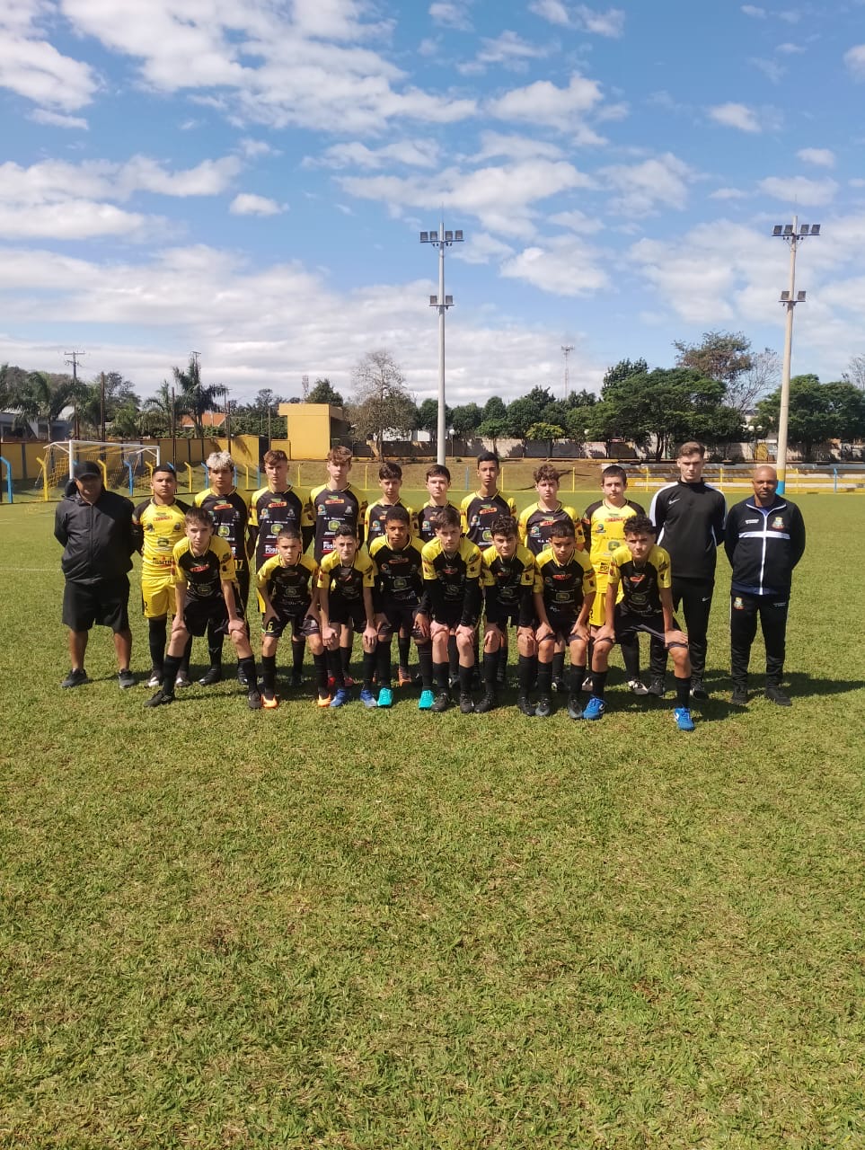 Atletas quatropontenses do Colégio Estadual Quatro Pontes Disputam Semifinal nos Jogos Jeps Bom de Bola