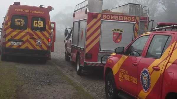 Queda de aeronave no litoral do Paraná: bombeiros ainda não encontraram vestígios