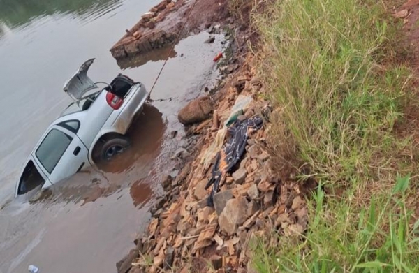 Carro de jovem desaparecido é encontrado submerso em lago na cidade de São Miguel do Iguaçu