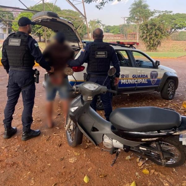 Em rápida ação, Guarda Municipal de Guaíra recupera moto furtada e prende homem