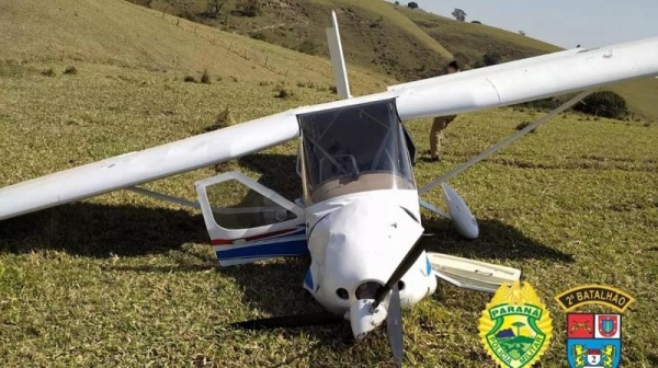 Avião com destino à Guaíra faz pouso forçado em área rural do Paraná