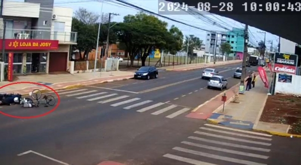 Acidente entre moto e bicicleta em Toledo, resulta em criança com fratura na perna