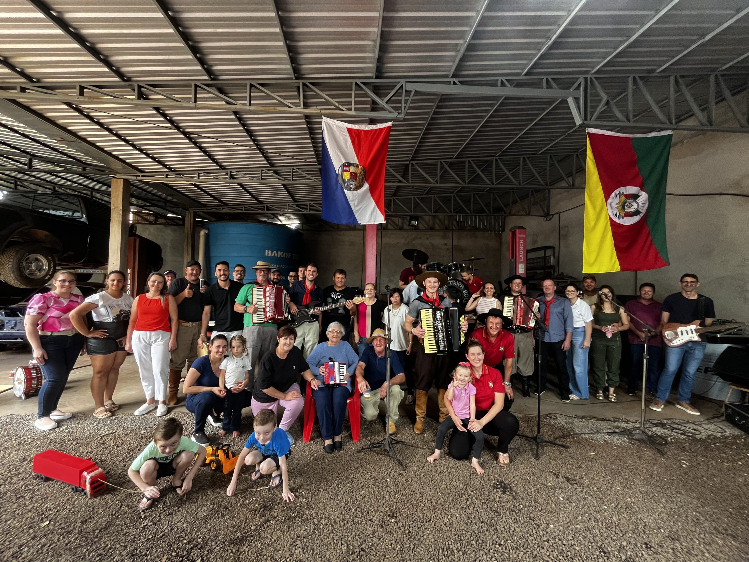 Família Vogt e Amigos Celebram o Dia do Gaúcho com Música, Tradição e Homenagem às Raízes