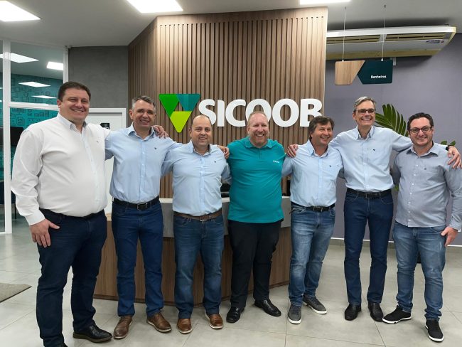 Sicoob de Quatro Pontes Celebra Reinauguração  com Estrutura Nova e Moderna