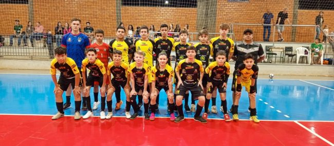 Quatro Pontes enfrenta Colégio Estadual Frentino Sackser em emocionantes Jogos Amistosos de Futsal