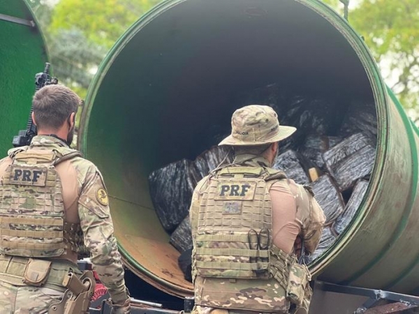 Caminhão pipa é encontrado com mais de 5 toneladas de maconha em Ouro Verde do Oeste