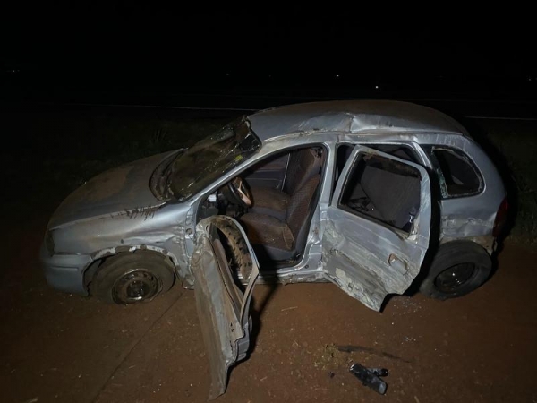 Carro capota após batida na BR-163 entre Mercedes e Marechal Rondon