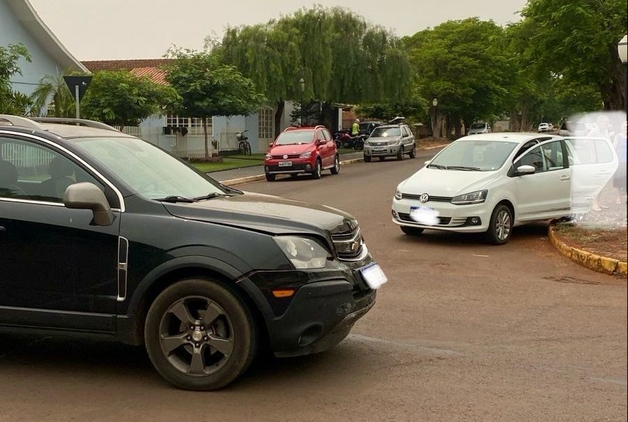 Acidente de trânsito é registrado no centro de Quatro Pontes