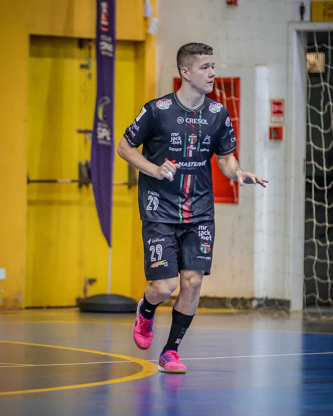 Atleta de Quatro Pontes é convocado para a Seleção Brasileira de Futsal Sub-20