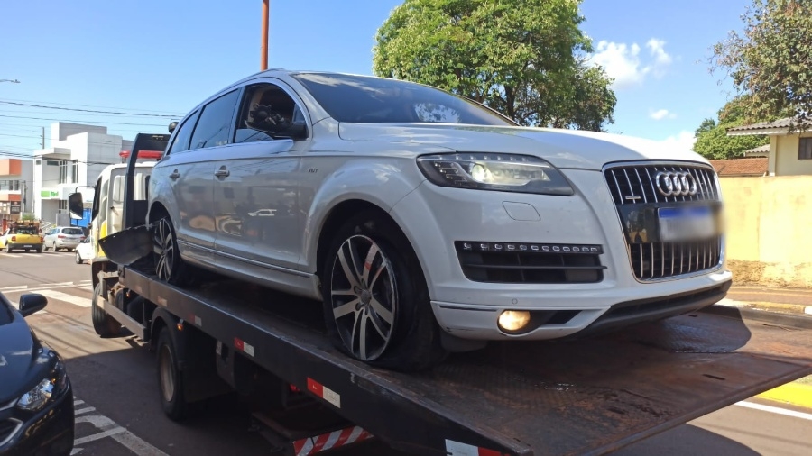 Perseguição policial na BR-163 termina com tiros e apreensão de Audi Q7