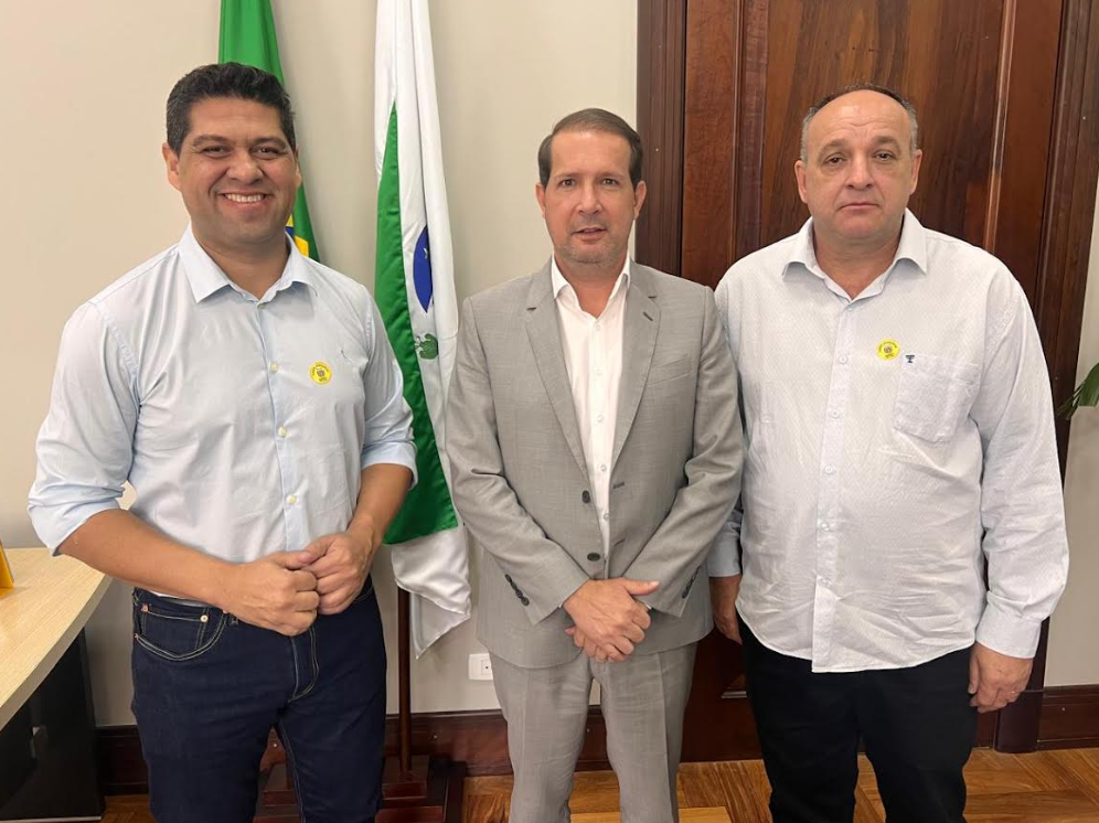 Prefeito João Laufer visita Gabinete do Deputado estadual Micheletto em Curitiba