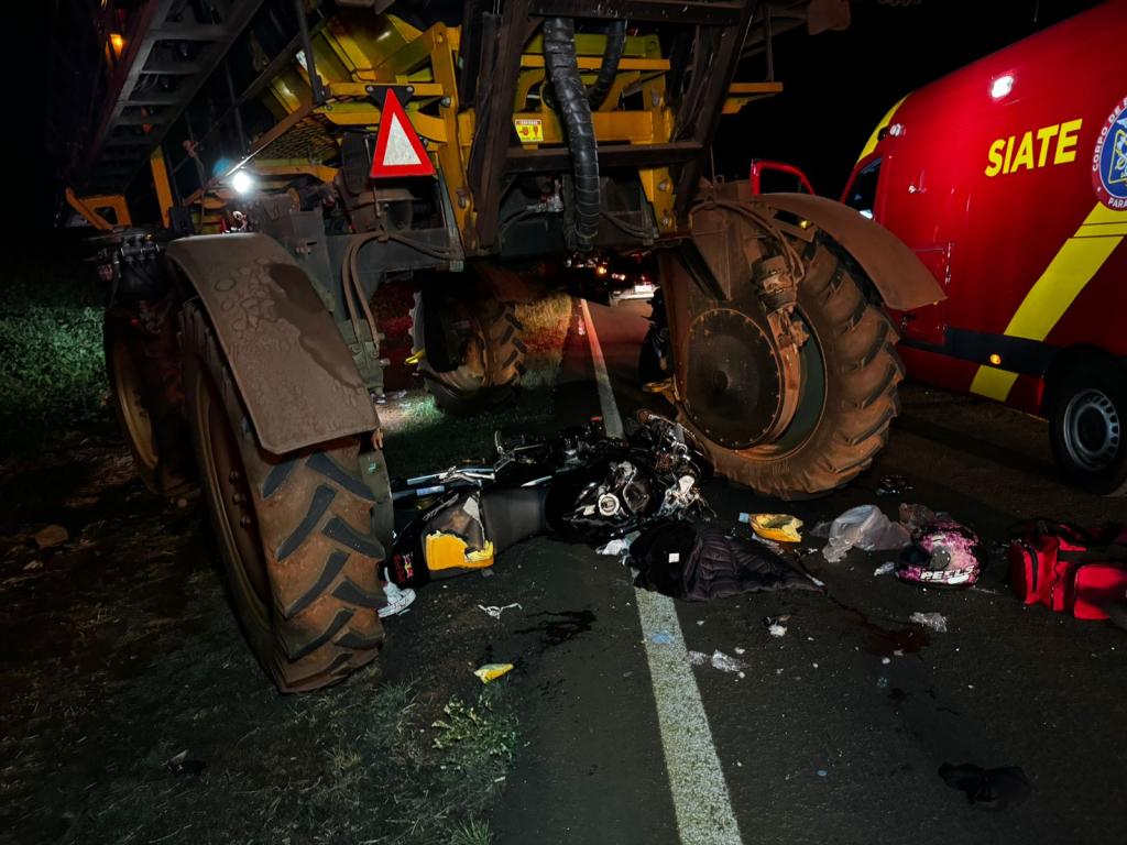 Acidente entre moto e pulverizador deixa dois feridos entre Nova Santa Rosa e Marechal