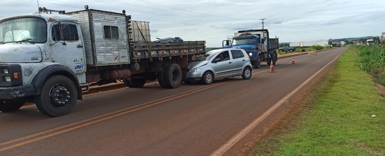 Acidente é registrado na BR-163 em Quatro Pontes, envolvendo veículo e caminhão