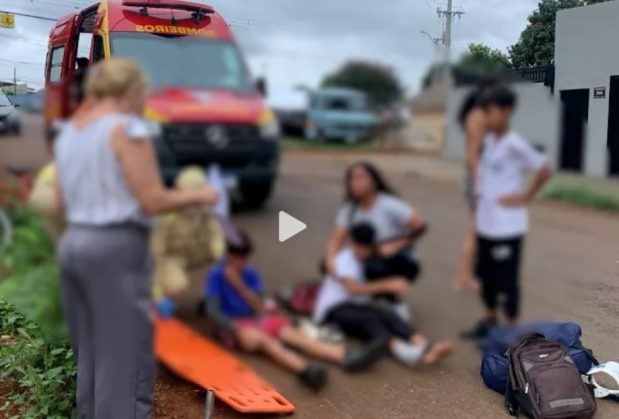 Cinco crianças são atropeladas a caminho da escola no bairro Floresta, em Cascavel