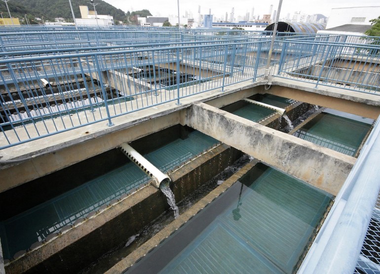 Consumo de água preocupa em Balneário Camboriú às vésperas do Réveillon