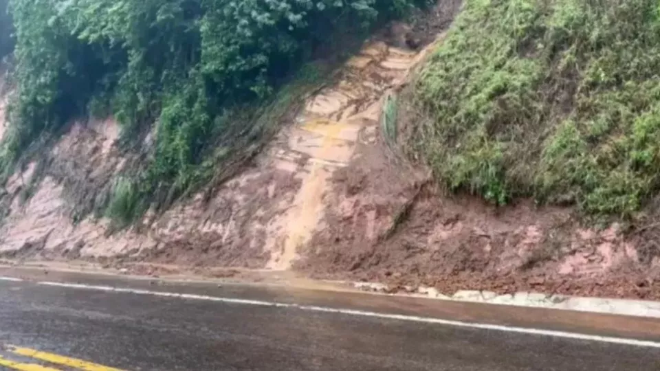 BR 277 na Serra da Esperança em Guarapuava segue interditada