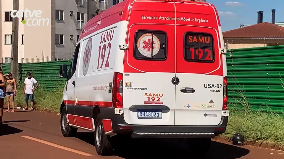 Homem morre e jovens sofrem ferimentos graves em batida entre motos em Cascavel