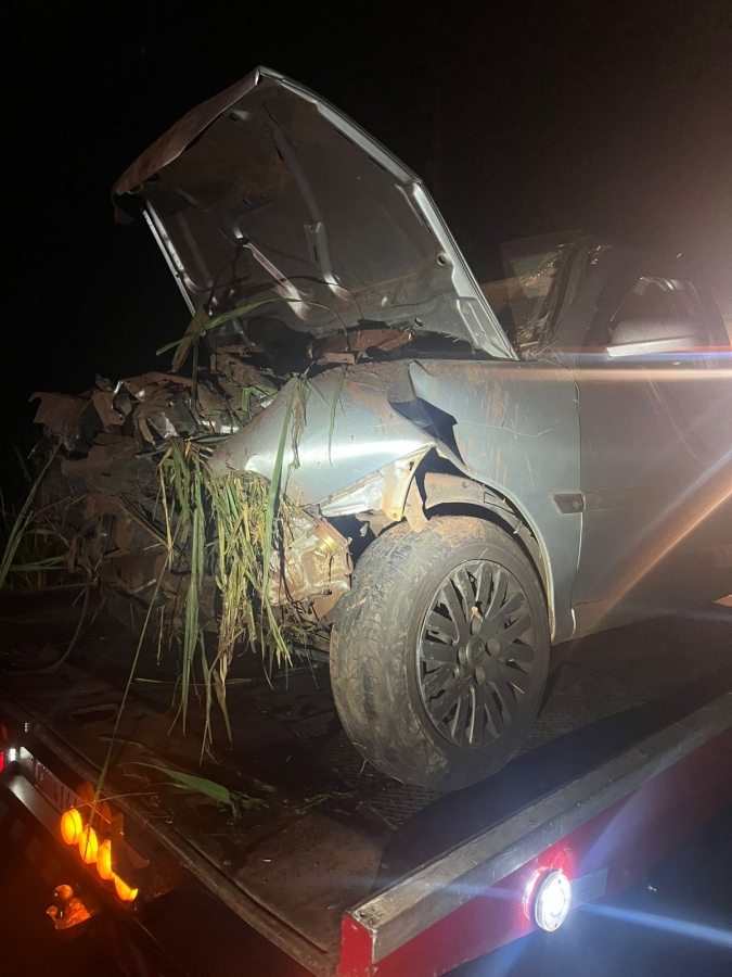 Colisão entre ônibus e automóvel deixa mulher ferida em Terra Roxa