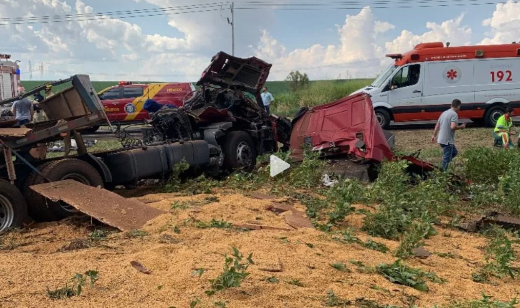 Cinco pessoas ficam feridas em grave acidente na BR-277, em Céu Azul