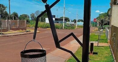 32D4E6C2-BA16-4F12-BEB6-228D8A1CE92F